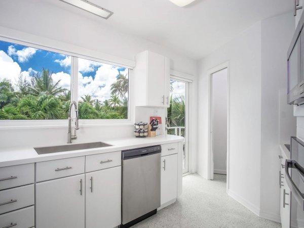 Islamorada Three Bedroom Home with Full Ocean View & Pool